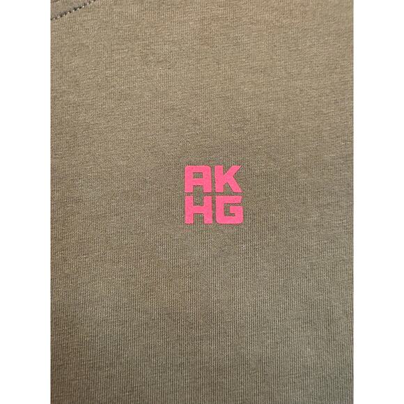 Alaskan Hardware by Duluth Trading company crop t shirt Size XL - Picture 3 of 6